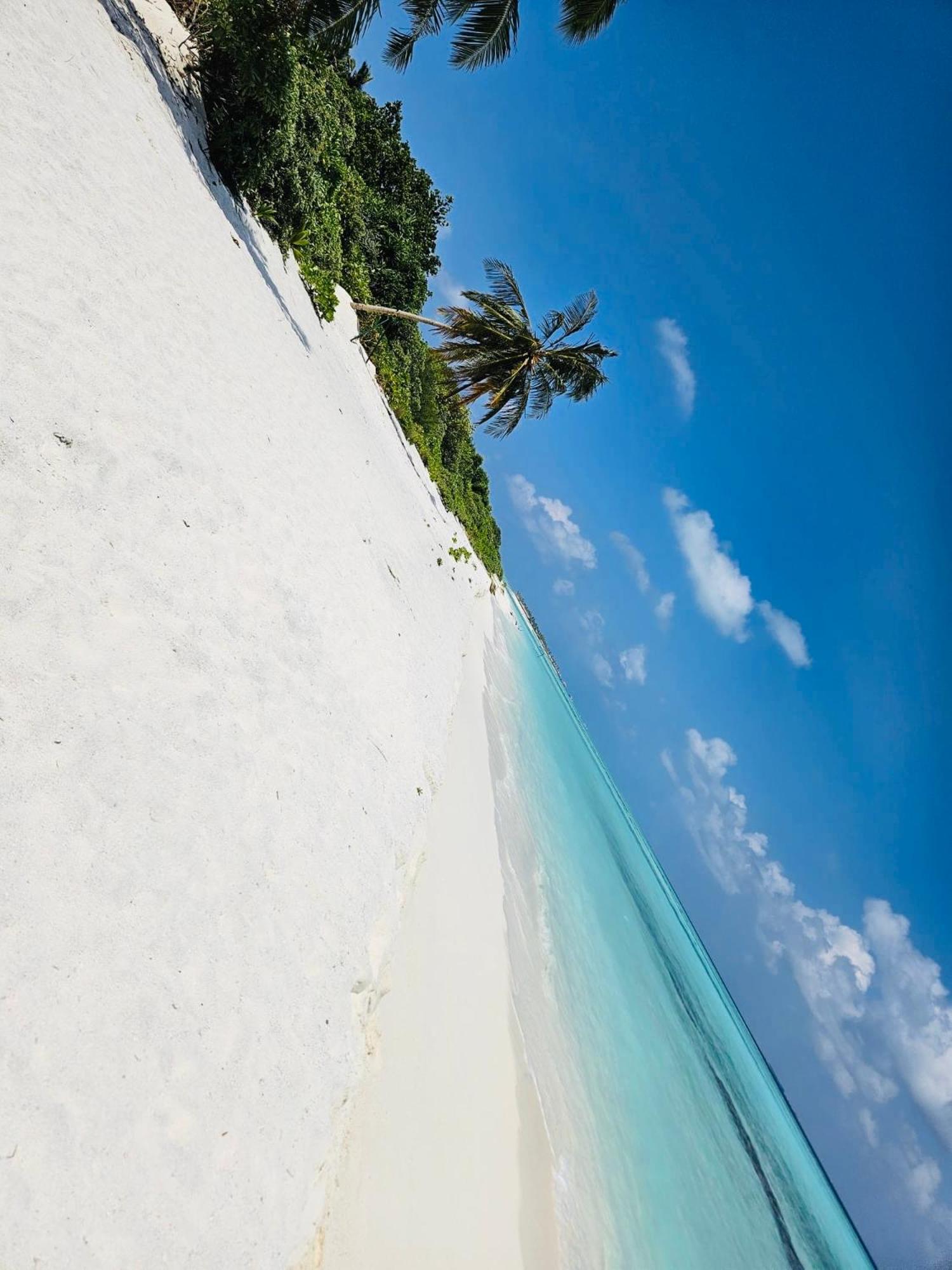 White Tern Maldives Hotel Maamigili Buitenkant foto